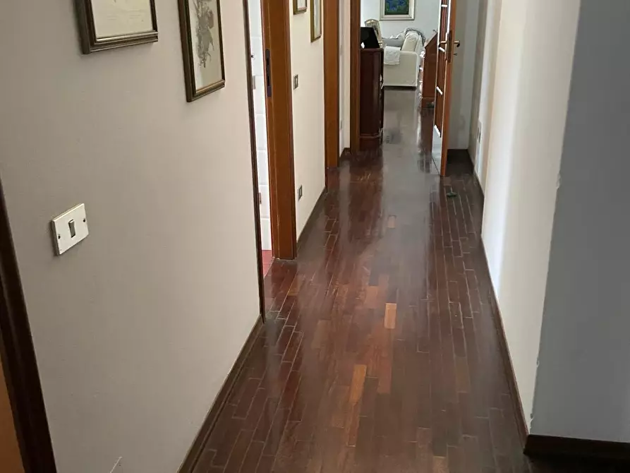 Immagine 14 di Mansarda in vendita  a Carrara