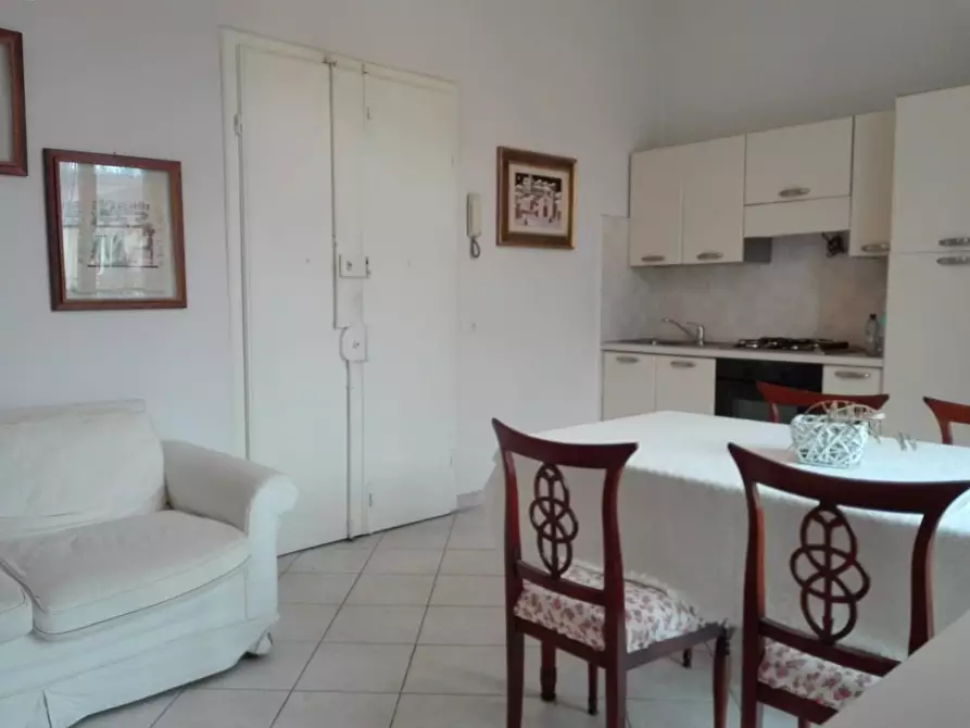 Immagine 1 di Appartamento in affitto  a Carrara