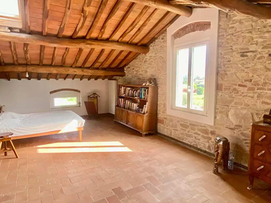 Immagine 20 di Casa colonica in vendita  a Capannori