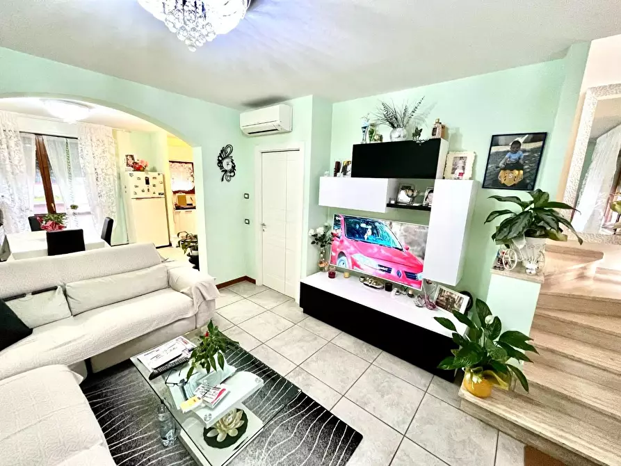 Immagine 2 di Villetta a schiera in vendita  a Santa Croce Sull'arno