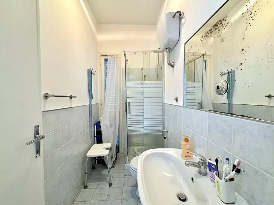 Immagine 17 di Casa indipendente in vendita  a Pietrasanta