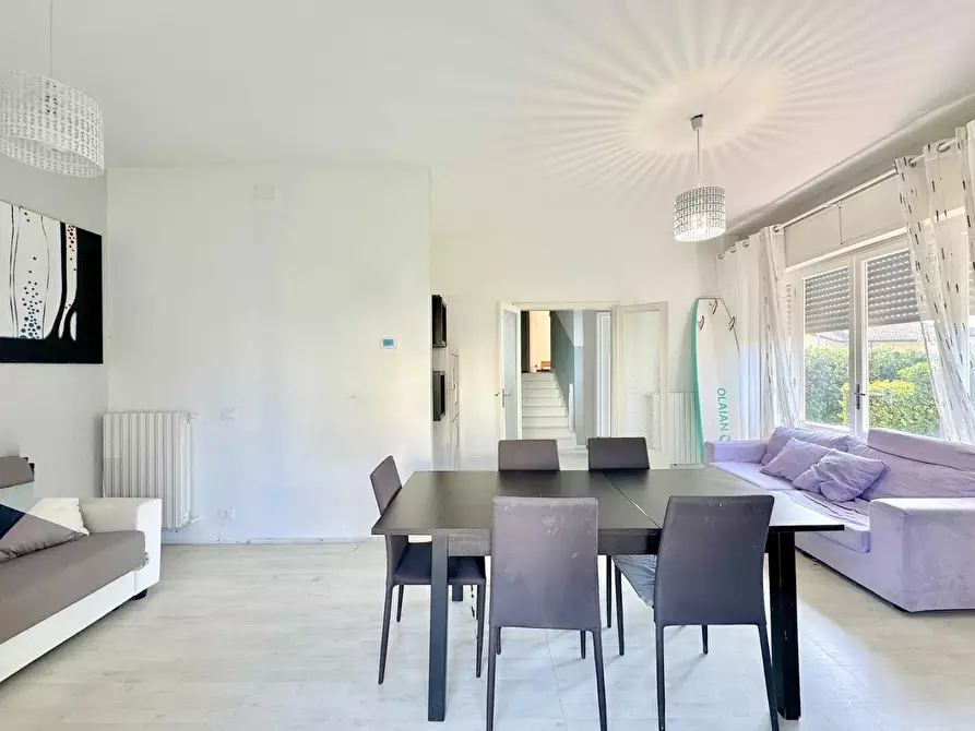 Immagine 8 di Casa indipendente in vendita  a Pietrasanta