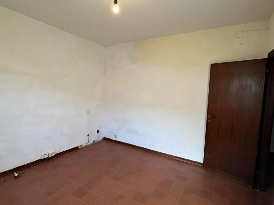 Immagine 11 di Appartamento in vendita  a Pisa