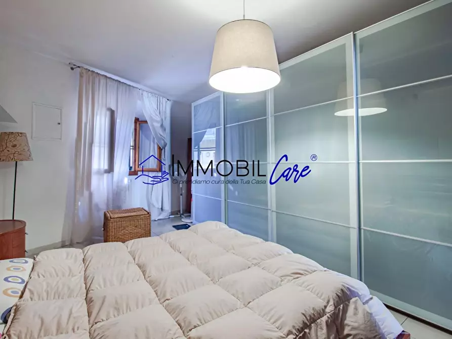 Immagine 11 di Appartamento in vendita  a Livorno