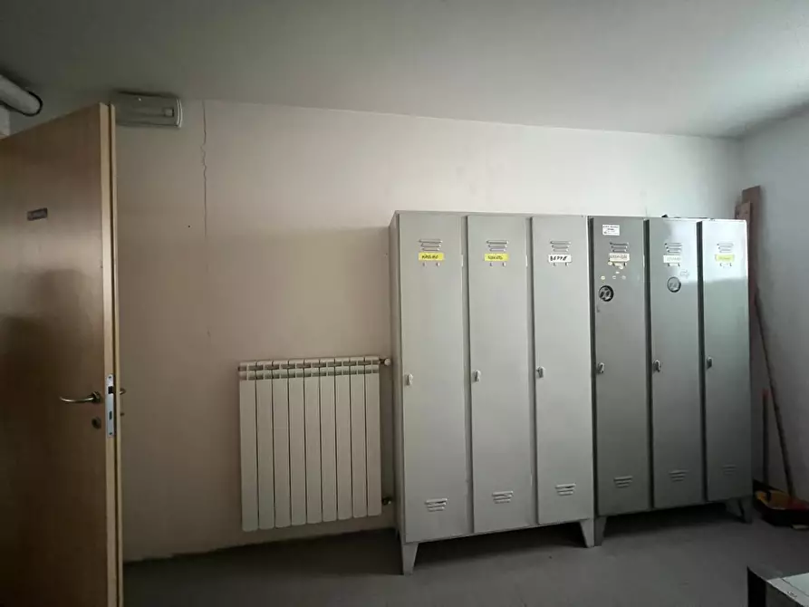 Immagine 20 di Attività artigianale in vendita  a Lamporecchio