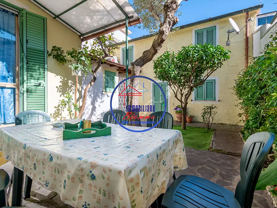 Immagine 3 di Casa semindipendente in affitto  a Viareggio