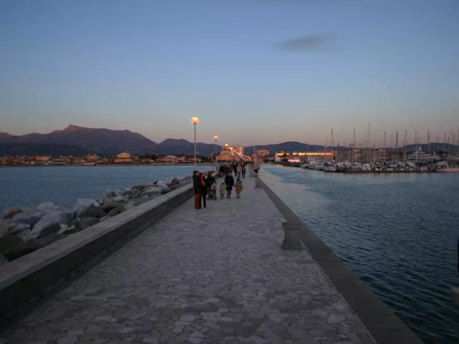 Immagine 16 di Casa semindipendente in affitto  a Viareggio
