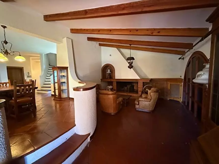 Immagine 11 di Villa in vendita  a Santa Maria A Monte