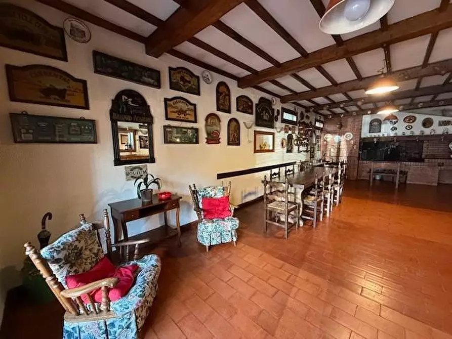 Immagine 25 di Villa in vendita  a Santa Maria A Monte