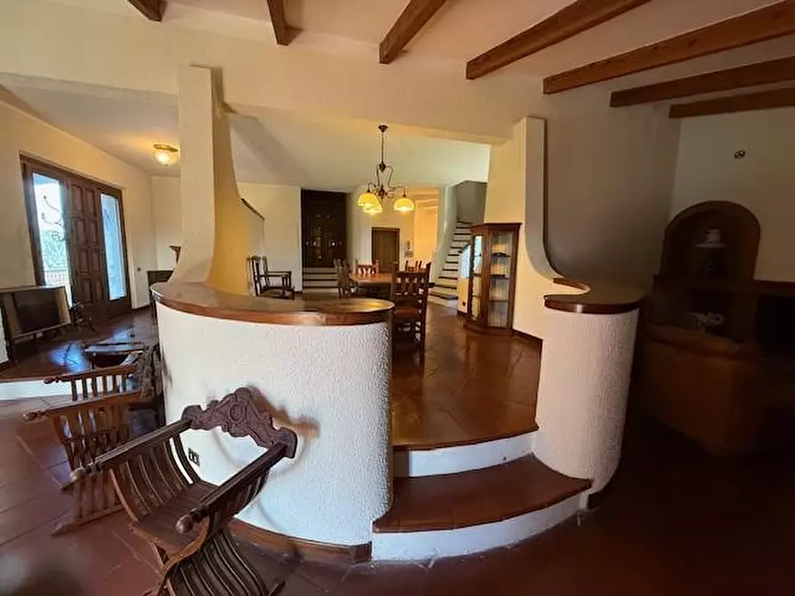 Immagine 10 di Villa in vendita  a Santa Maria A Monte