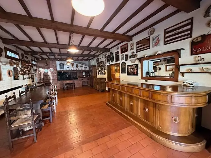 Immagine 26 di Villa in vendita  a Santa Maria A Monte