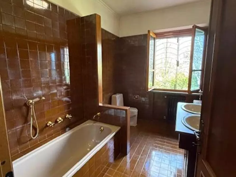 Immagine 17 di Villa in vendita  a Santa Maria A Monte