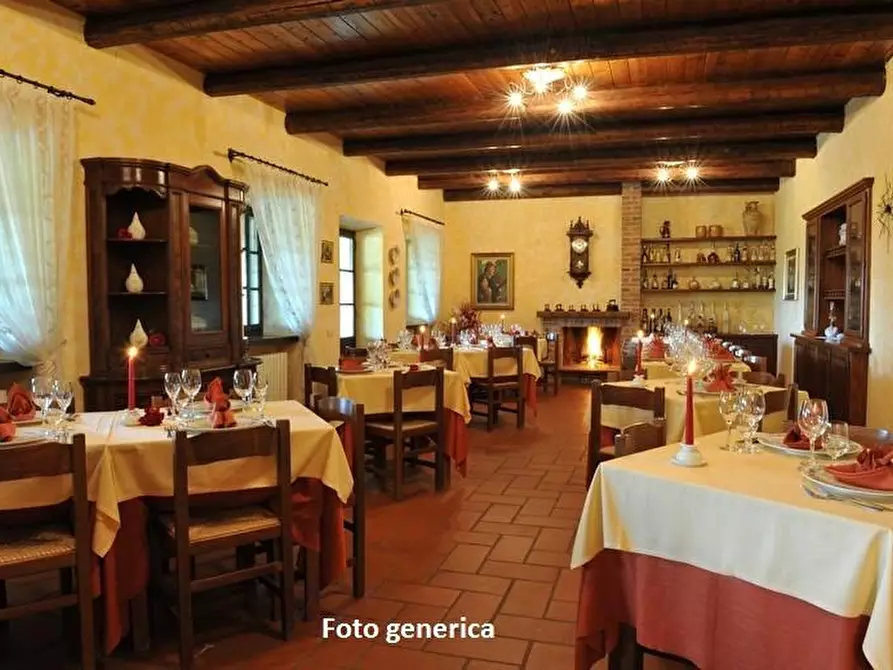 Immagine 1 di Locale commerciale in affitto  a Pisa