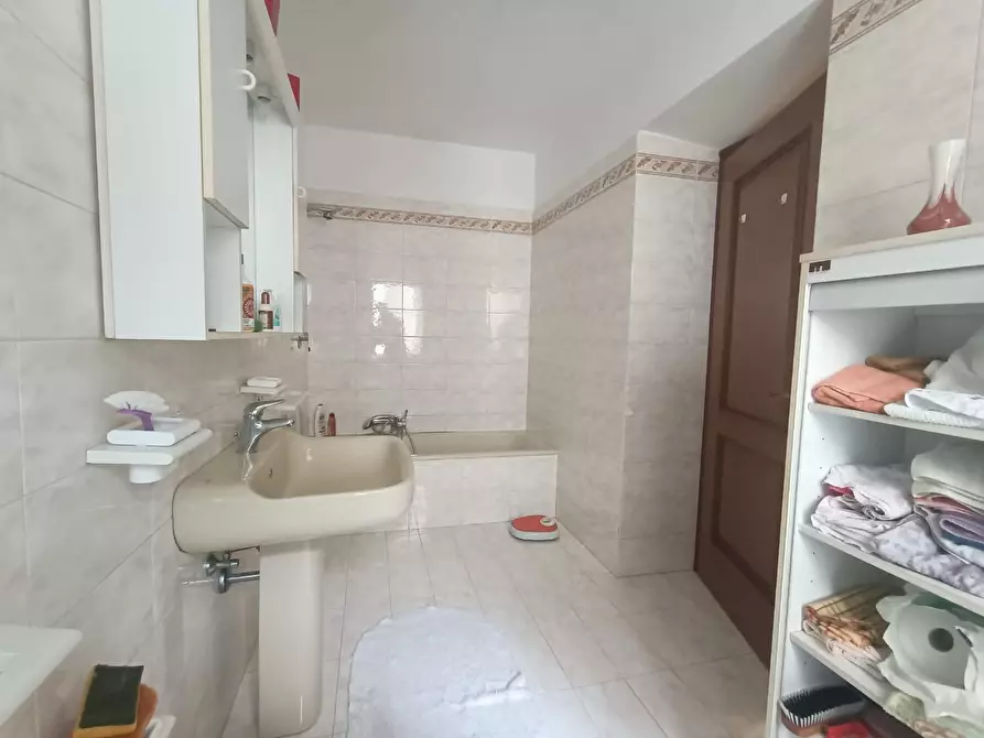 Immagine 8 di Casa semindipendente in vendita  a Carrara