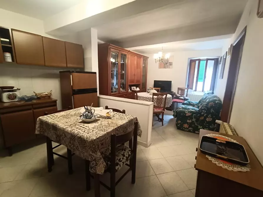 Immagine 9 di Casa semindipendente in vendita  a Carrara