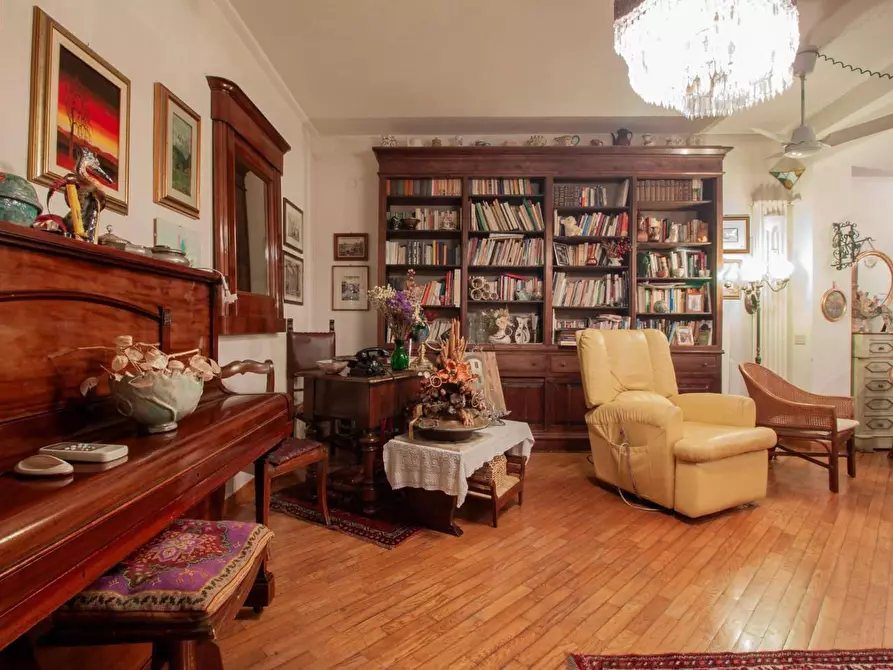 Immagine 8 di Appartamento in vendita  a Pisa