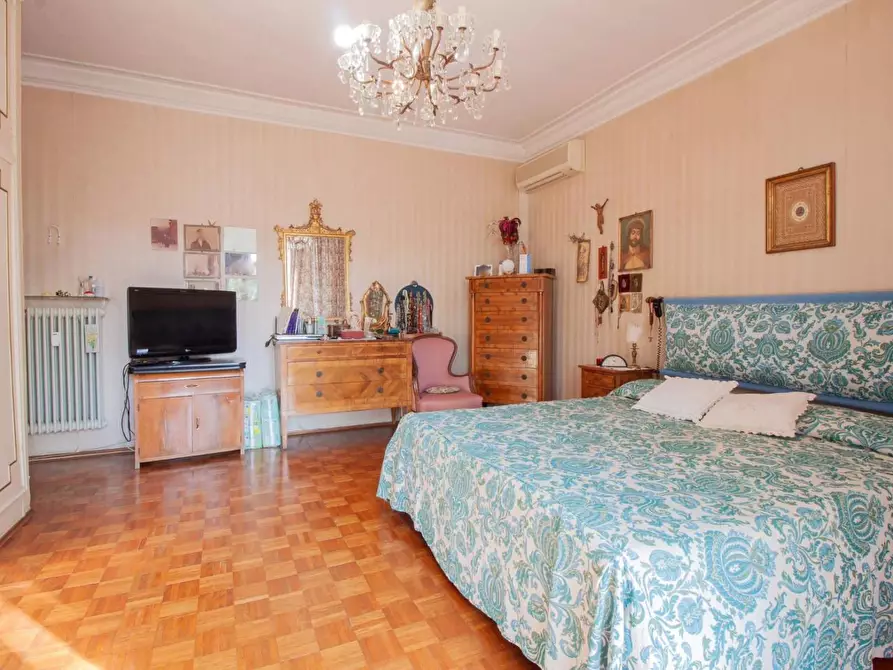 Immagine 12 di Appartamento in vendita  a Pisa