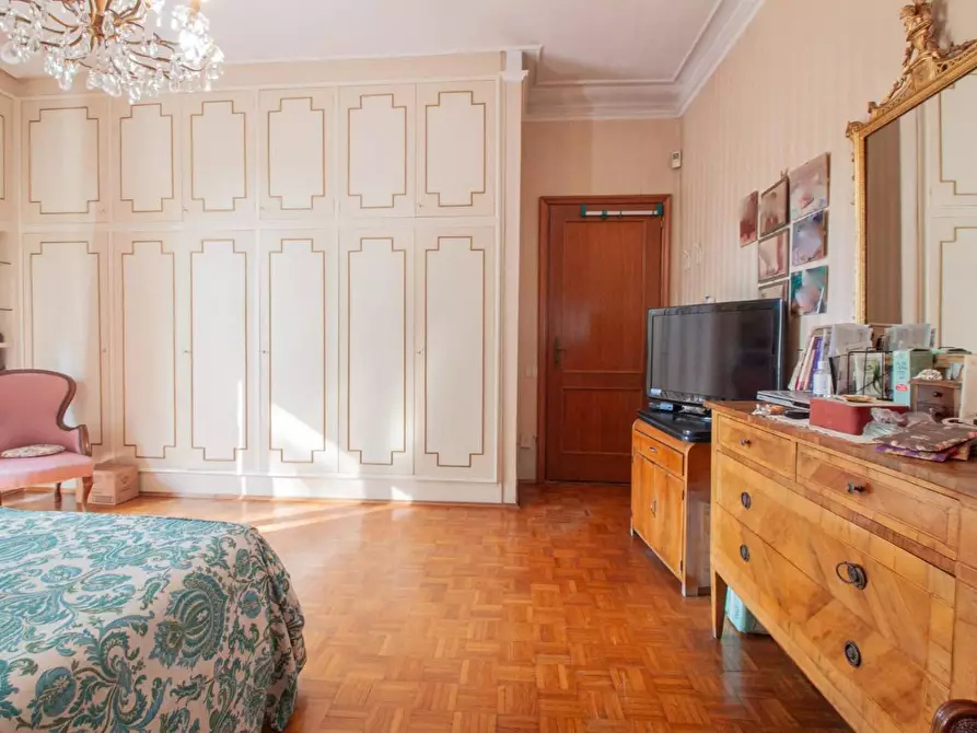 Immagine 10 di Appartamento in vendita  a Pisa