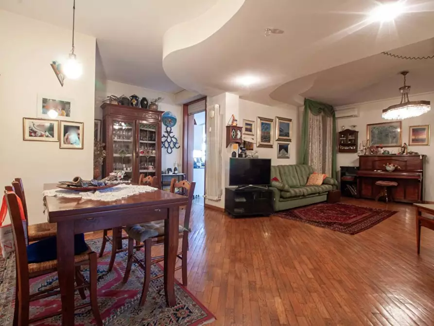 Immagine 1 di Appartamento in vendita  a Pisa