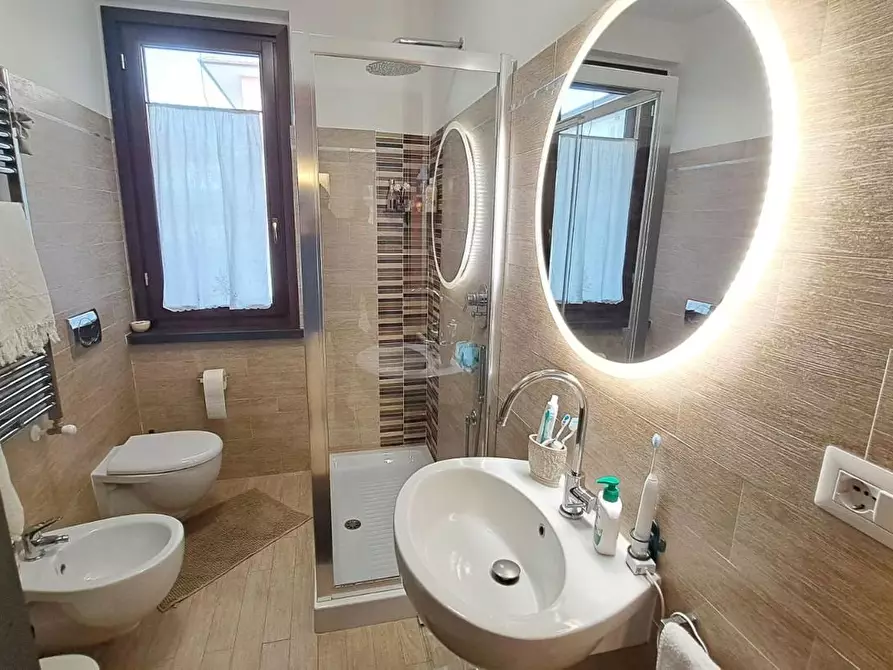 Immagine 12 di Appartamento in vendita  a Rosignano Marittimo