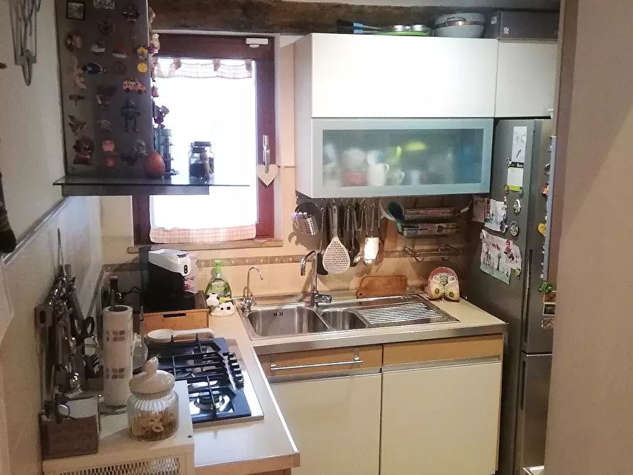 Immagine 3 di Porzione di casa in vendita  a Massa