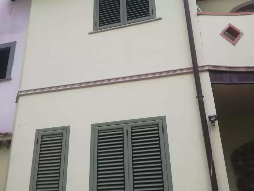 Immagine 9 di Porzione di casa in vendita  a Massa