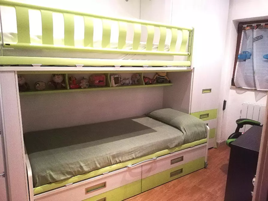 Immagine 11 di Porzione di casa in vendita  a Massa