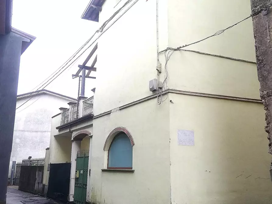 Immagine 6 di Porzione di casa in vendita  a Massa