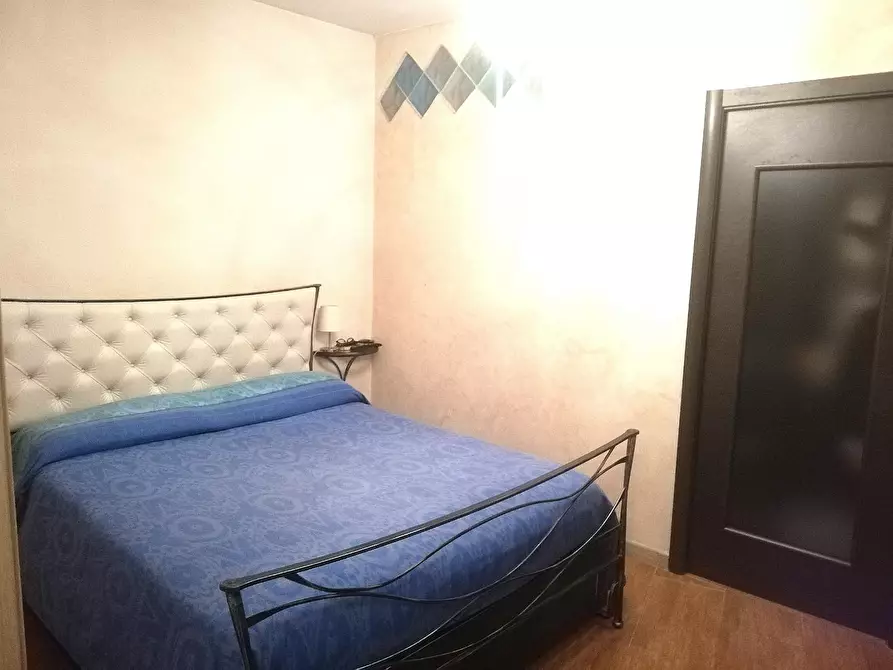 Immagine 10 di Porzione di casa in vendita  a Massa