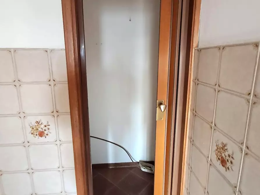 Immagine 28 di Appartamento in vendita  a Lucca