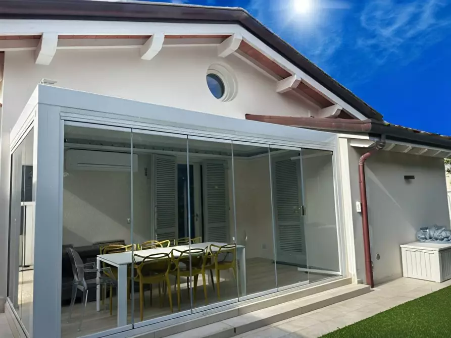 Immagine 1 di Casa bifamiliare in vendita  a Forte Dei Marmi