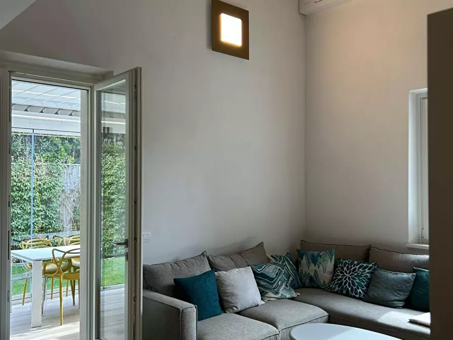 Immagine 7 di Casa bifamiliare in vendita  a Forte Dei Marmi