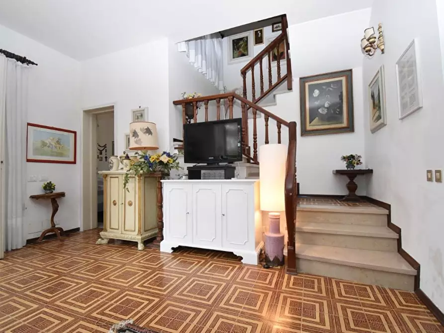 Immagine 18 di Villa in vendita  a Forte Dei Marmi