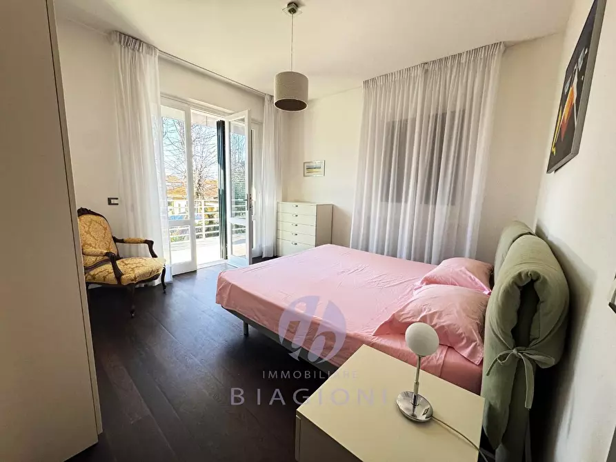 Immagine 12 di Casa bifamiliare in vendita  a Forte Dei Marmi