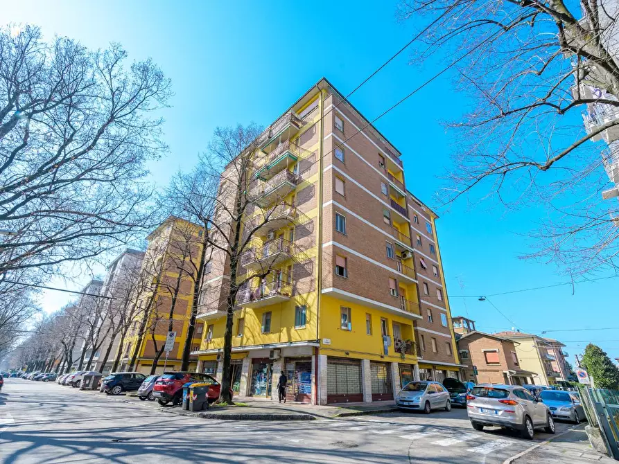 Immagine 1 di Appartamento in vendita  a Modena