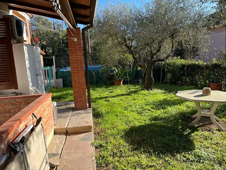 Immagine 2 di Casa semindipendente in vendita  a Castelnuovo Magra