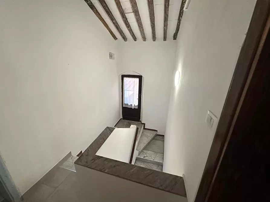 Immagine 17 di Appartamento in vendita  a Carrara