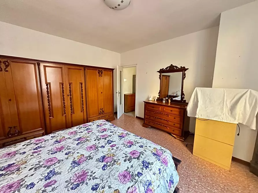 Immagine 21 di Appartamento in vendita  a Carrara