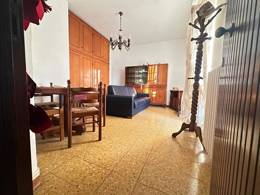 Immagine 1 di Appartamento in vendita  a Carrara