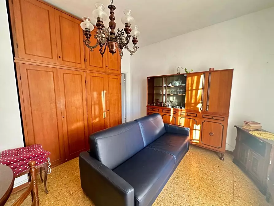 Immagine 11 di Appartamento in vendita  a Carrara