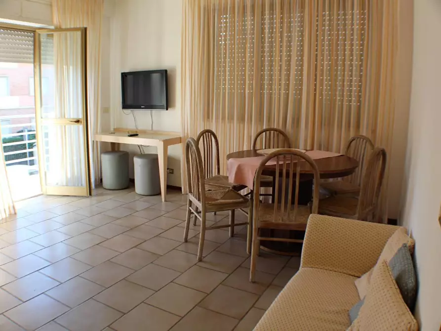 Immagine 1 di Appartamento in affitto  a Camaiore