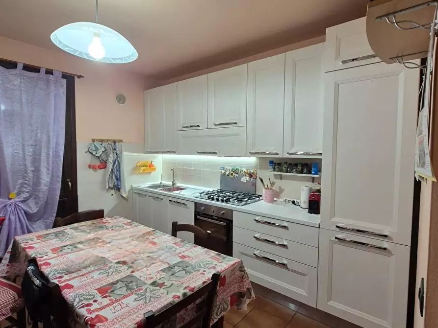 Immagine 1 di Appartamento in vendita  a Santa Maria A Monte