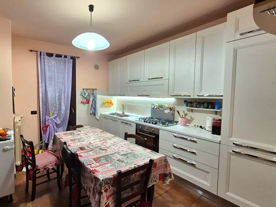 Immagine 2 di Appartamento in vendita  a Santa Maria A Monte