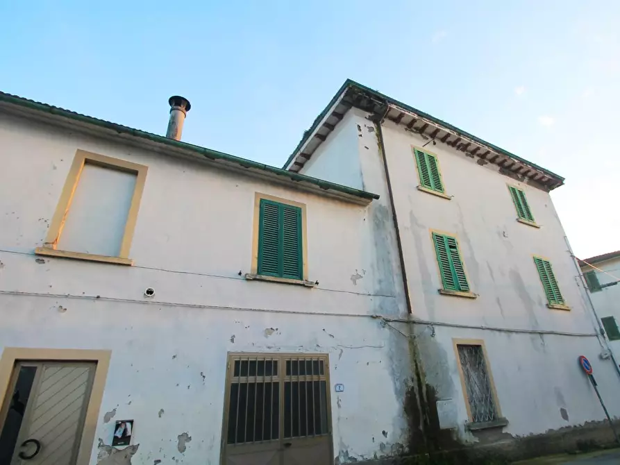 Immagine 3 di Palazzo in vendita  a Cerreto Guidi