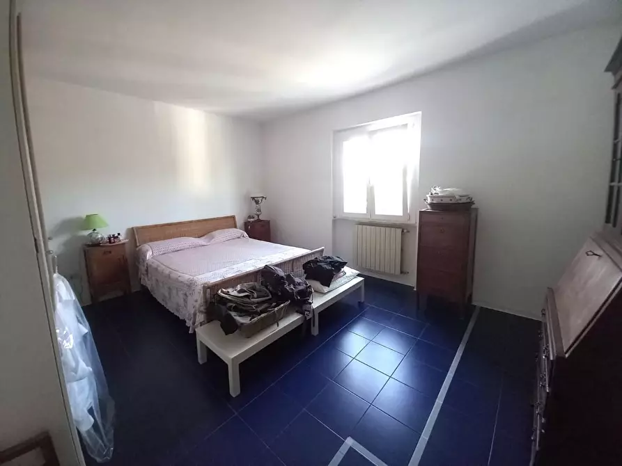 Immagine 11 di Casa bifamiliare in vendita  a Massa