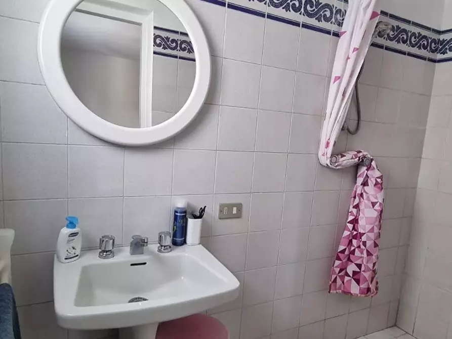 Immagine 18 di Casa bifamiliare in vendita  a Massa