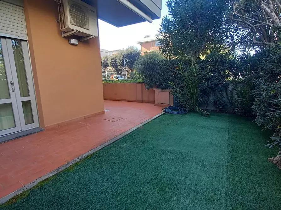 Immagine 13 di Appartamento in affitto  a Camaiore