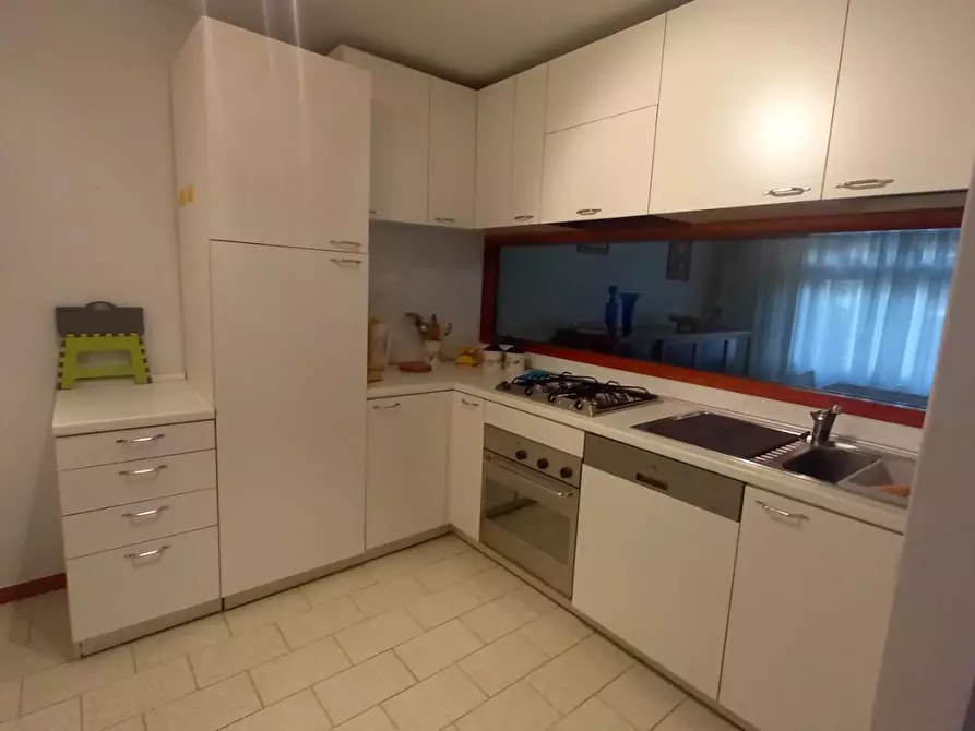 Immagine 5 di Appartamento in affitto  a Camaiore