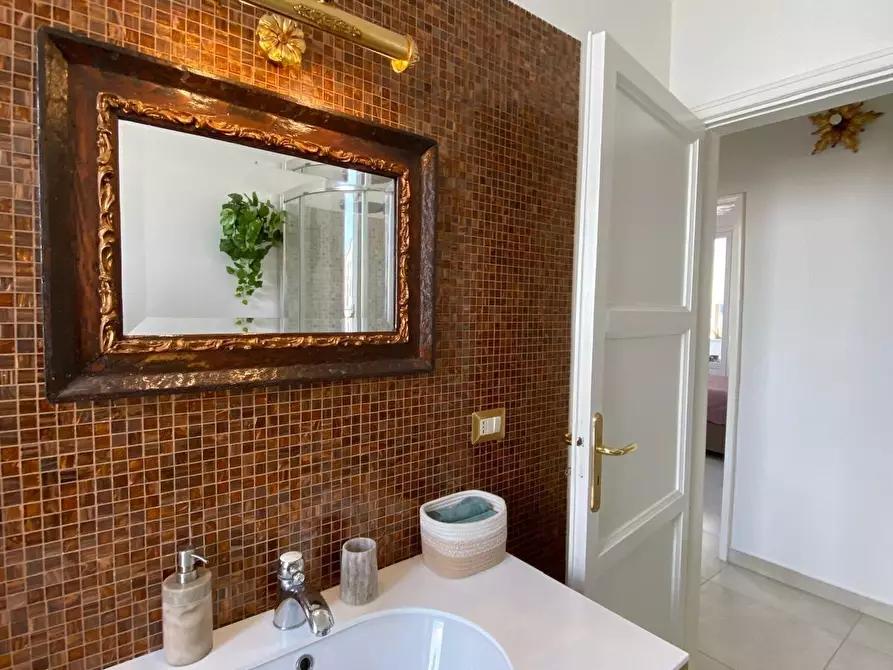 Immagine 25 di Appartamento in vendita  a Lecce