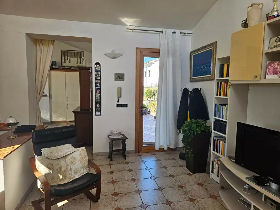 Immagine 5 di Villetta a schiera in vendita  a Livorno